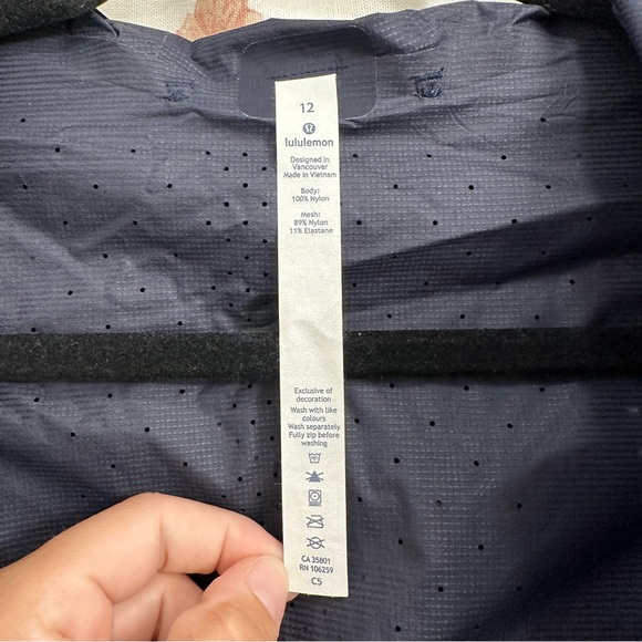 Lululemon Like The Windshell Jacket - Picture 2 of 6
